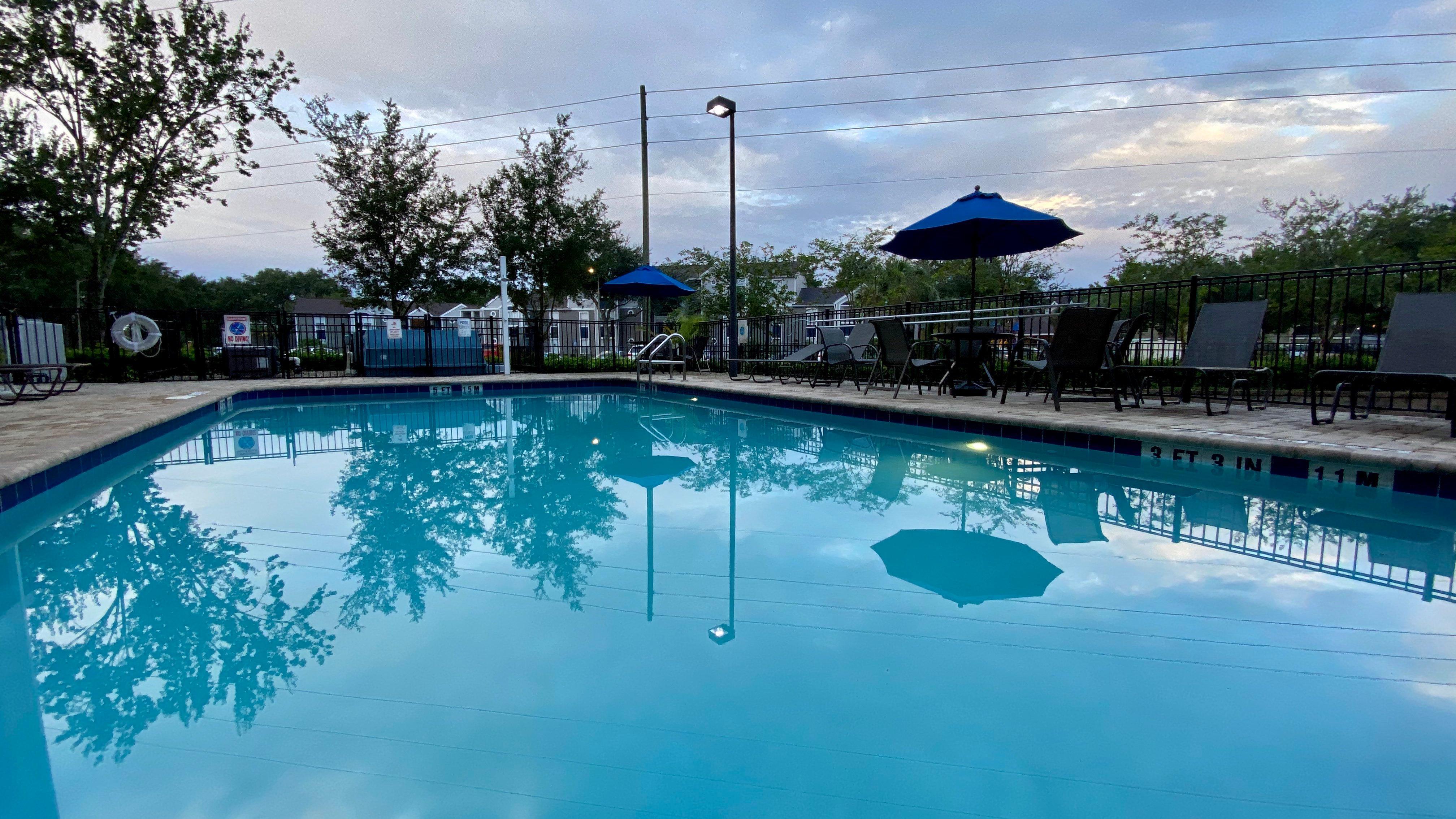 Holiday Inn Express Hotel & Suites Orlando East-Ucf Area By Ihg Alafaya Bagian luar foto
