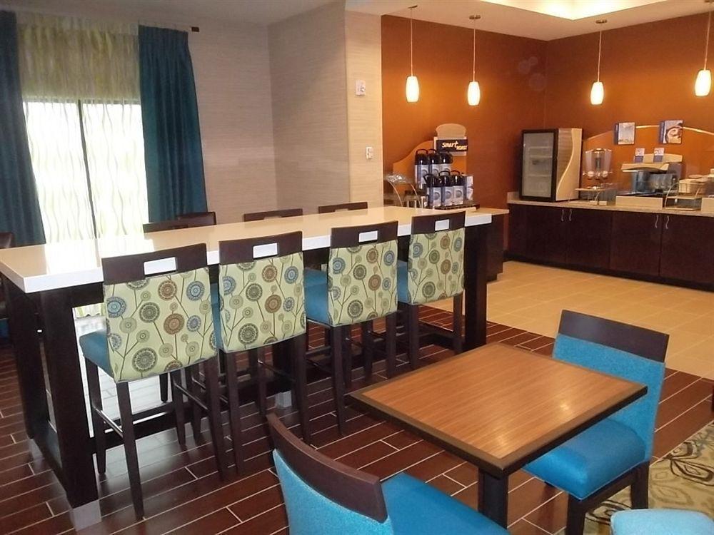 Holiday Inn Express Hotel & Suites Orlando East-Ucf Area By Ihg Alafaya Bagian luar foto